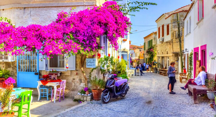 Bozcaada Ayvalık Çeşme Kuşadası Pamukkale Salda Gölü Turu (2 Gece Otel Konaklamalı)